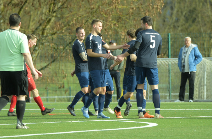 Mit Kantersieg ins neue Fußballjahr