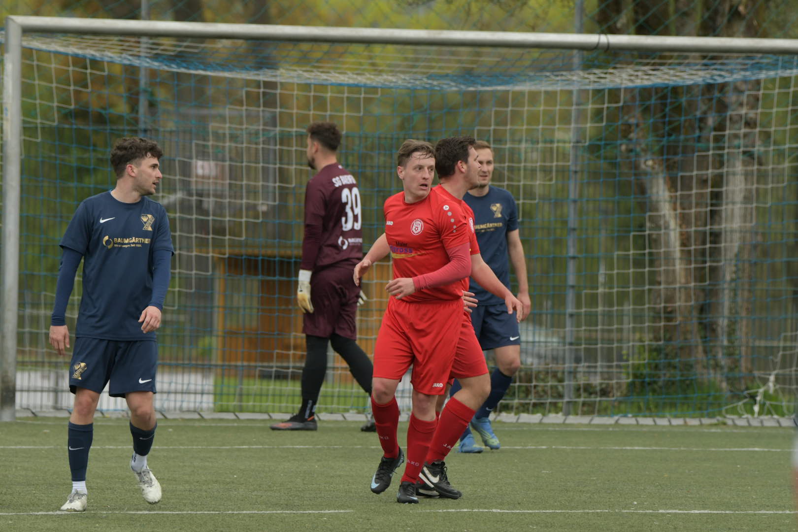 Knappe Niederlage beim Tabellenführer